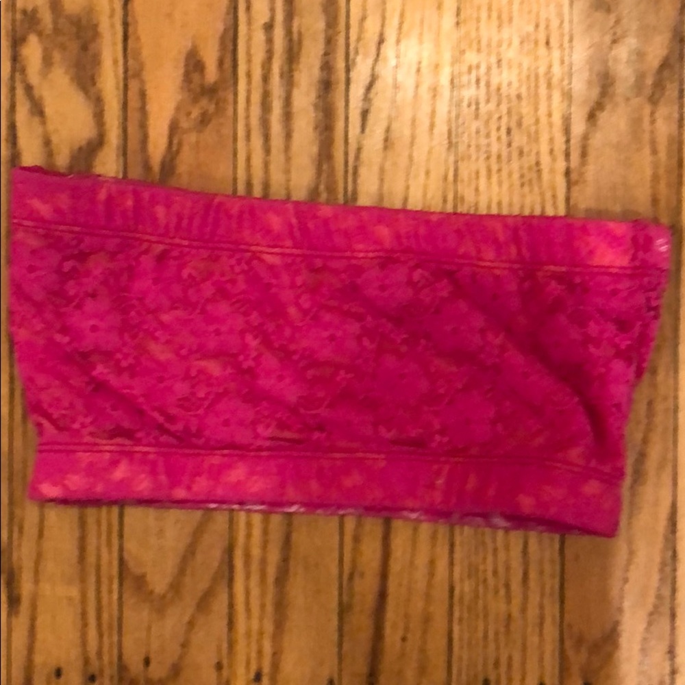 Pink Bras - Picture 3 of 7